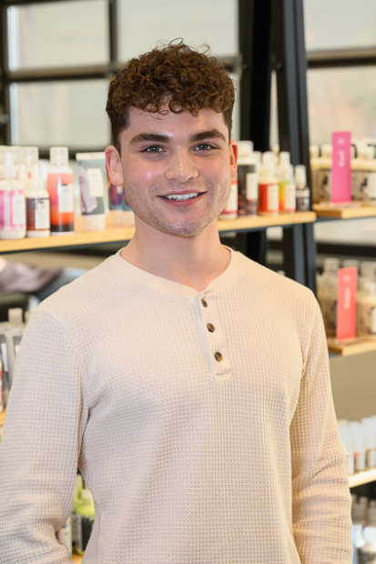 RIVER MURRELL Grand Salon & MedSpa